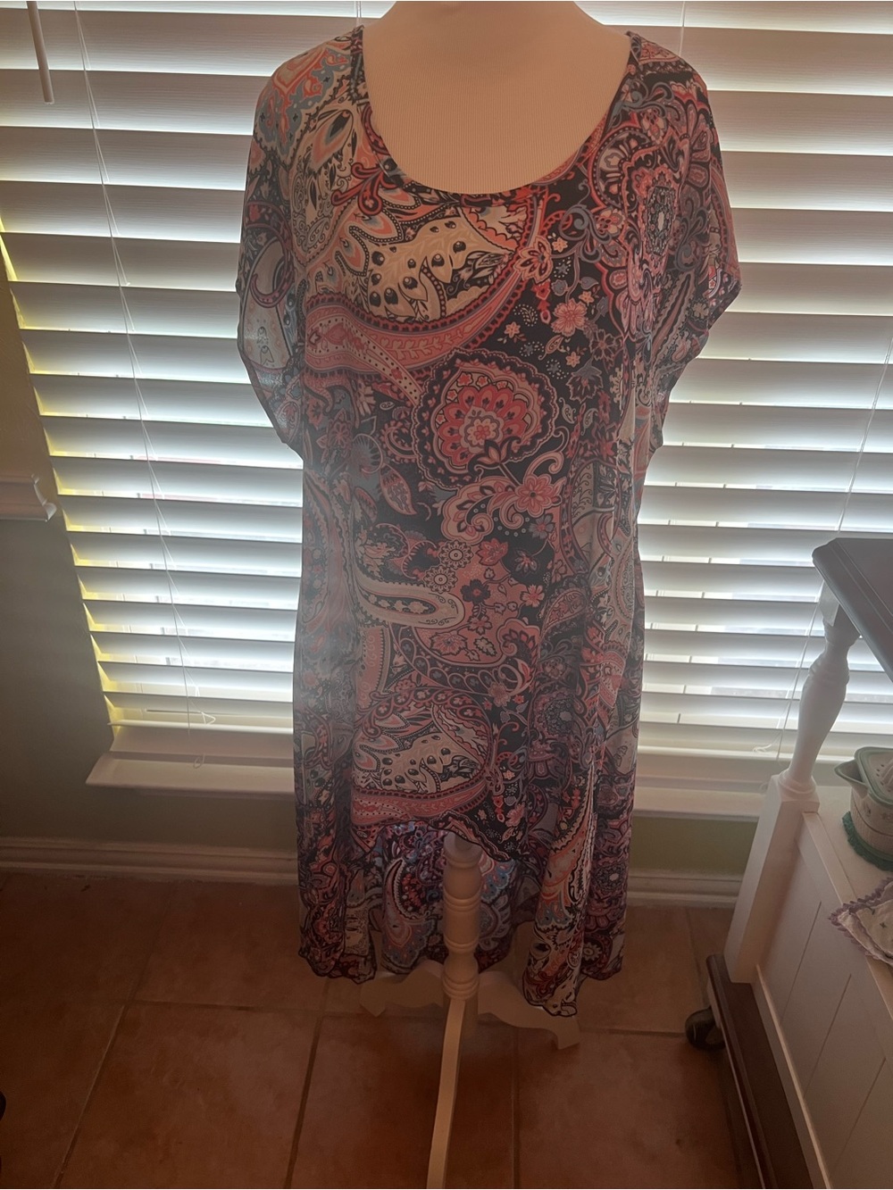 Women's Paisley Print Tunic Top in Coral and Black - Picture 3 of 10